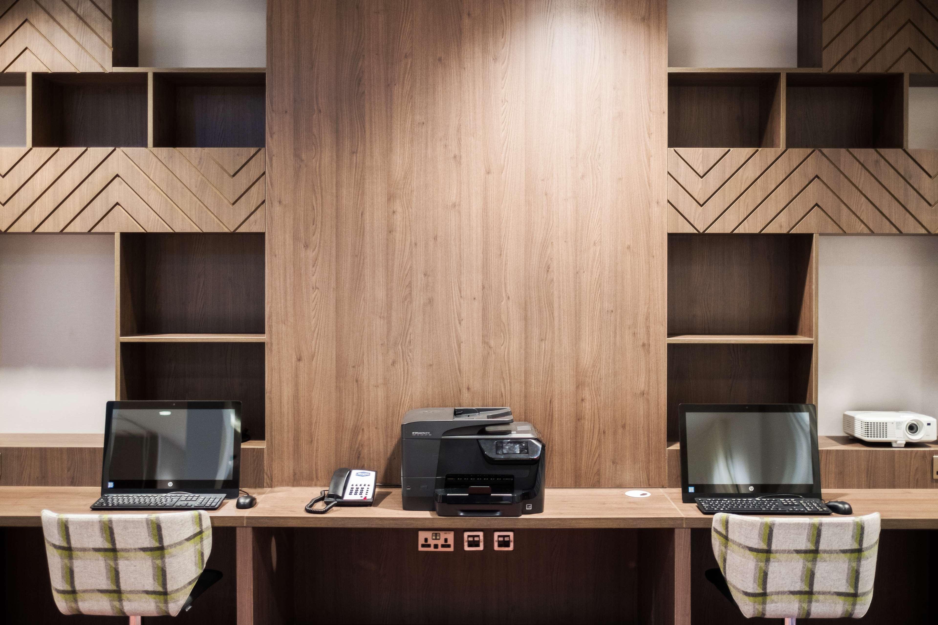 แฮมป์ตัน บาย ฮิลตัน อาเบอร์ดีนแอร์พอร์ต Hotel ไดซ์ ภายนอก รูปภาพ