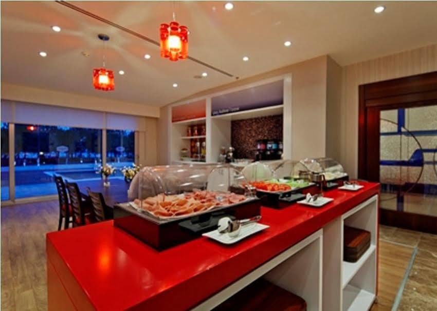 แฮมป์ตัน บาย ฮิลตัน อาเบอร์ดีนแอร์พอร์ต Hotel ไดซ์ ภายนอก รูปภาพ